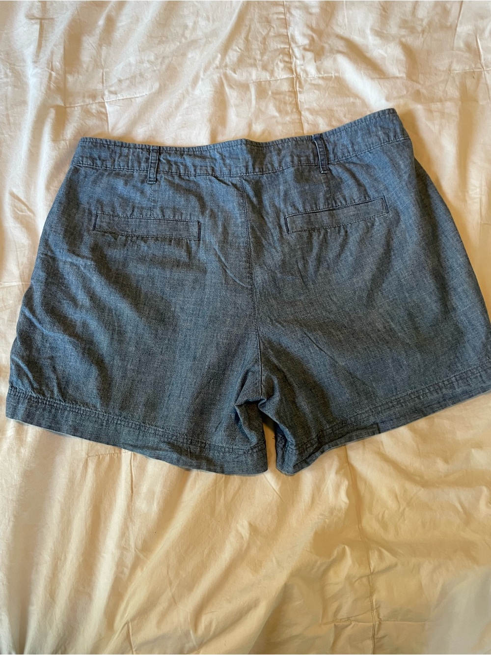 GAP Women's 5” Short  Chambray Shorts in Blue Size 12 - Picture 4 of 5